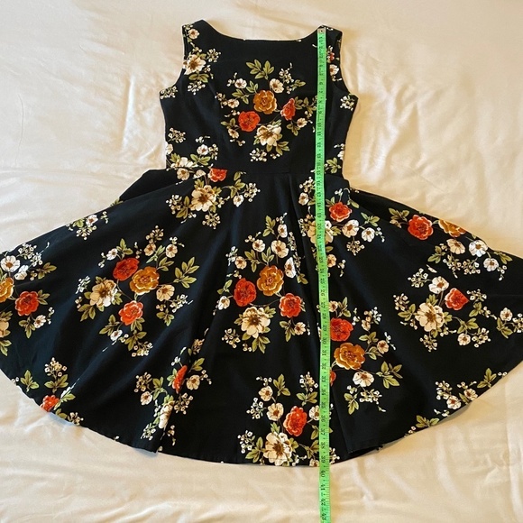 Chicanary-Black and Floral-Vintage Inspired Dress Fit and Flare Size Large - Picture 5 of 9